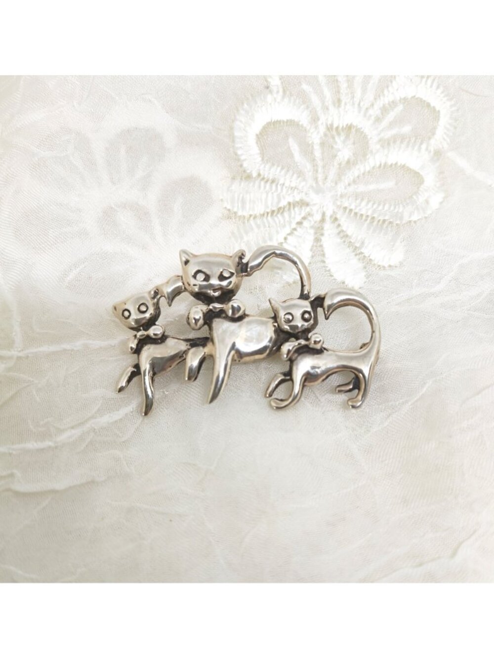 Mommy Cat & Kittens Dancing  Figural Brooch/Pin Sterling Silver 925